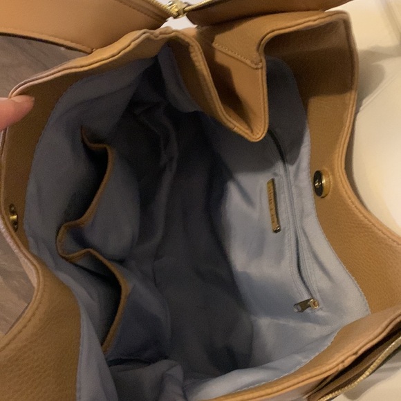 Olivia + joy Shoulder Bag Purse Tan with Zippered sides - Picture 5 of 5